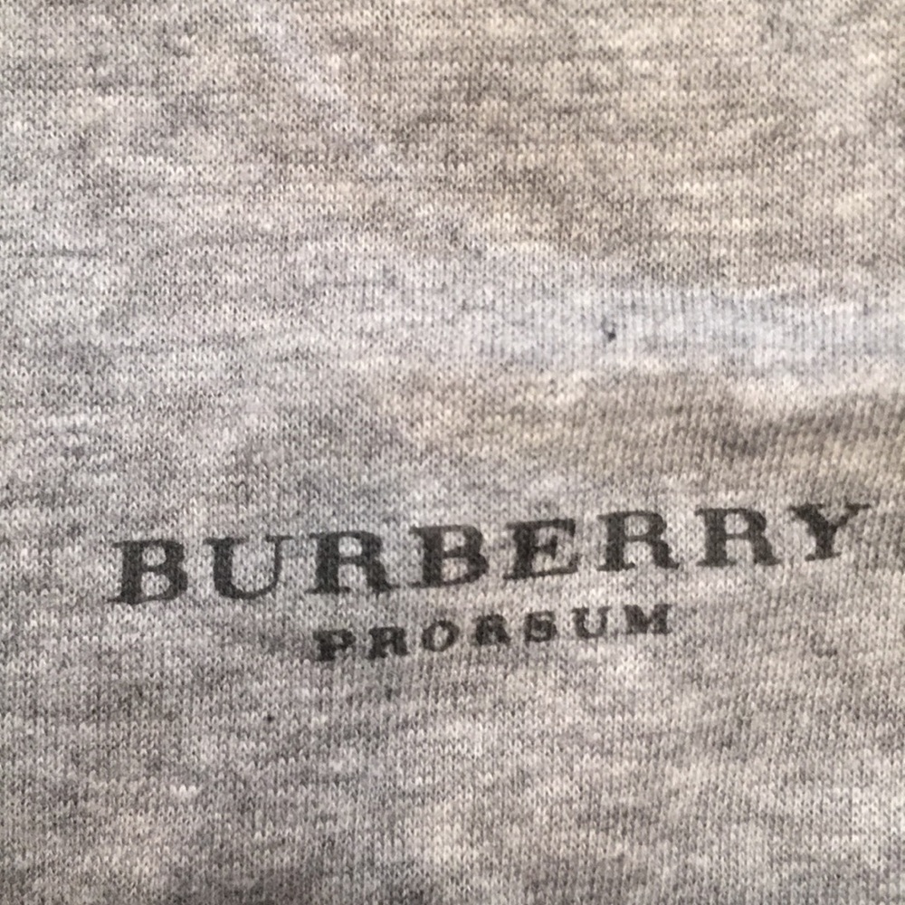 Burberry - Picture 2 of 3